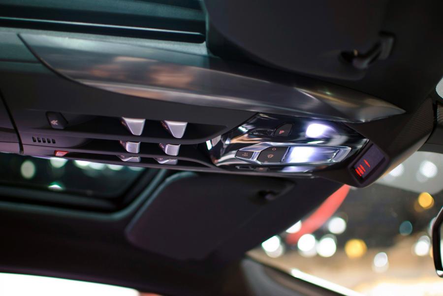  Citroen DS5 2012 года  (фото 146 из 182)